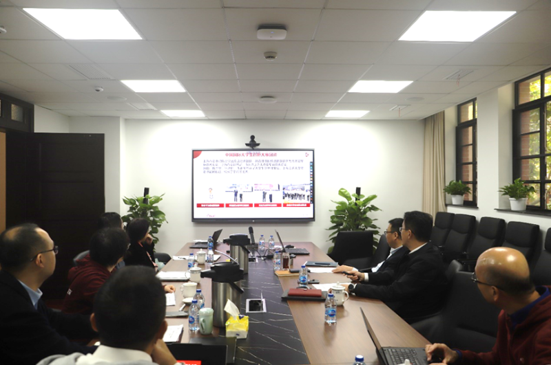 凱原法學(xué)院黨委理論學(xué)習(xí)中心組專題學(xué)習(xí)習(xí)近平總書記重要回信精神及《中國共產(chǎn)黨不合格黨員組織處置辦法》